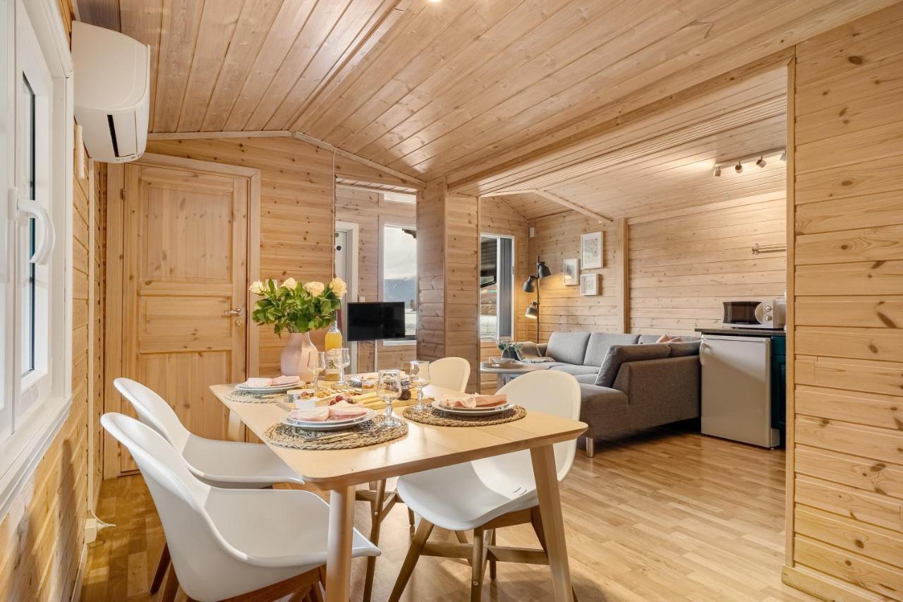 Mikkelparken Ferietun Hotel Kinsarvik Bagian luar foto