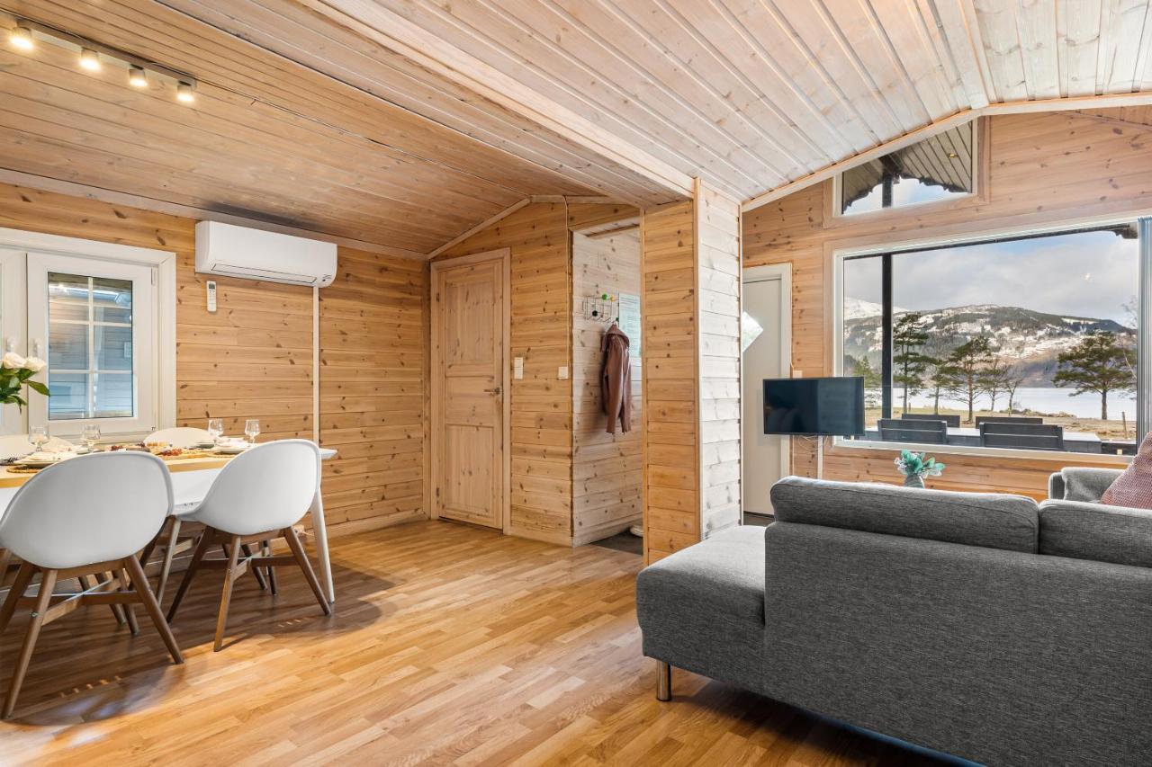 Mikkelparken Ferietun Hotel Kinsarvik Bagian luar foto