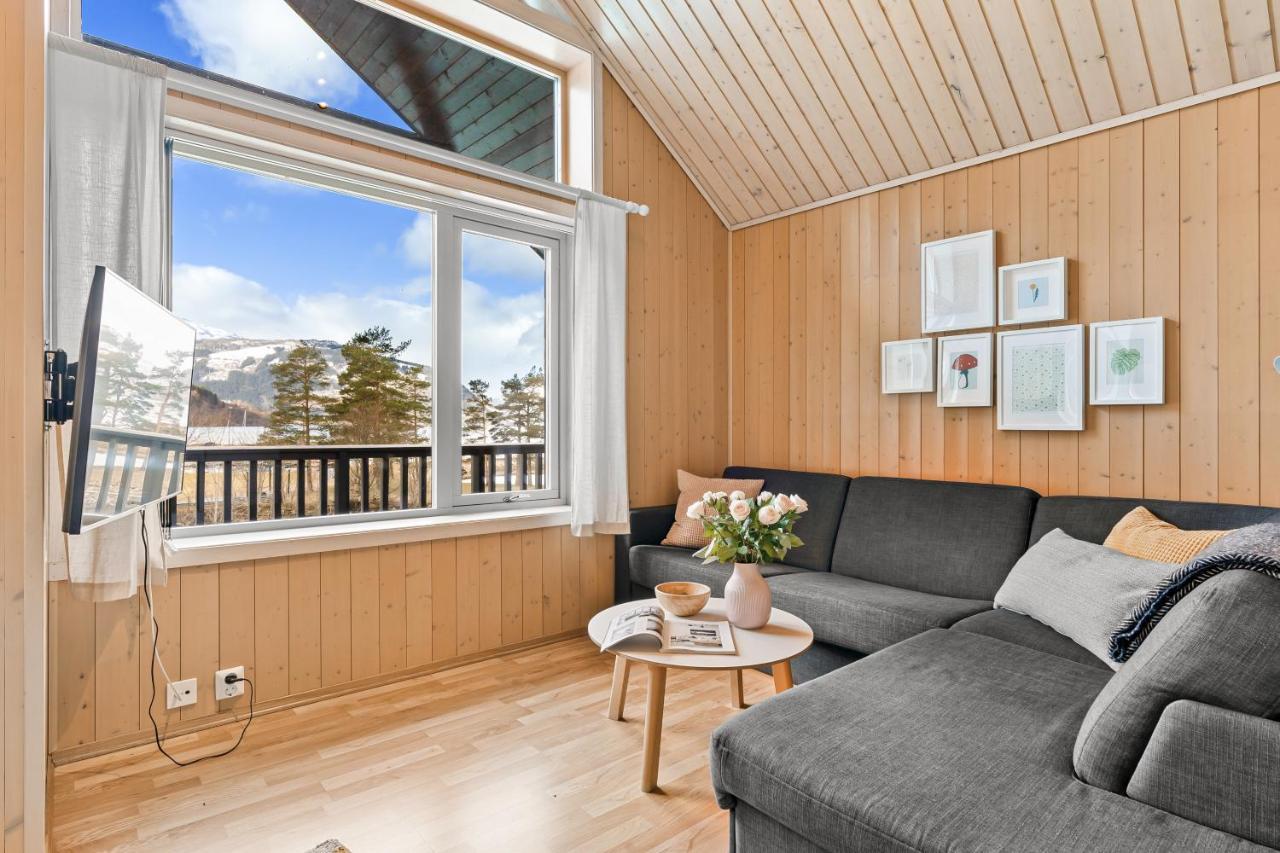 Mikkelparken Ferietun Hotel Kinsarvik Bagian luar foto
