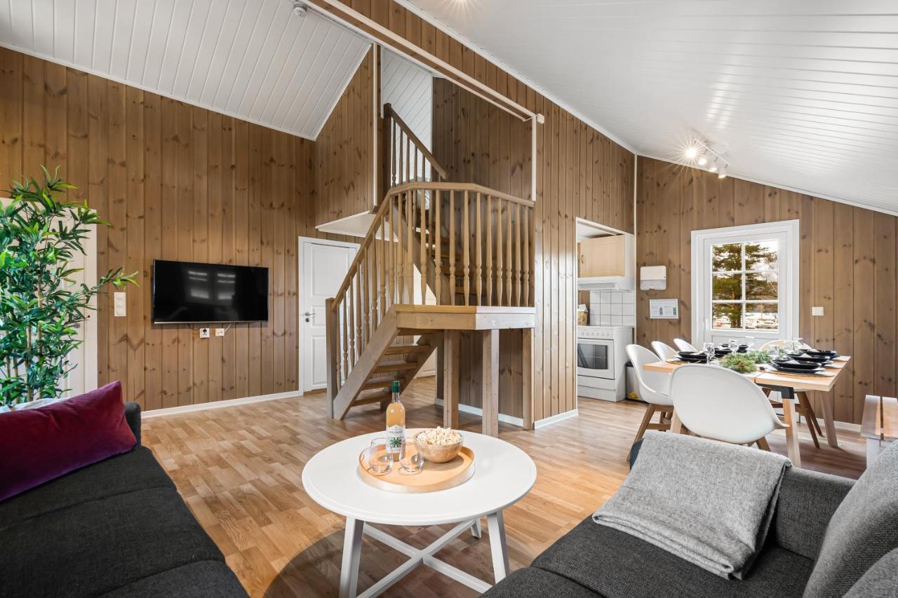 Mikkelparken Ferietun Hotel Kinsarvik Bagian luar foto