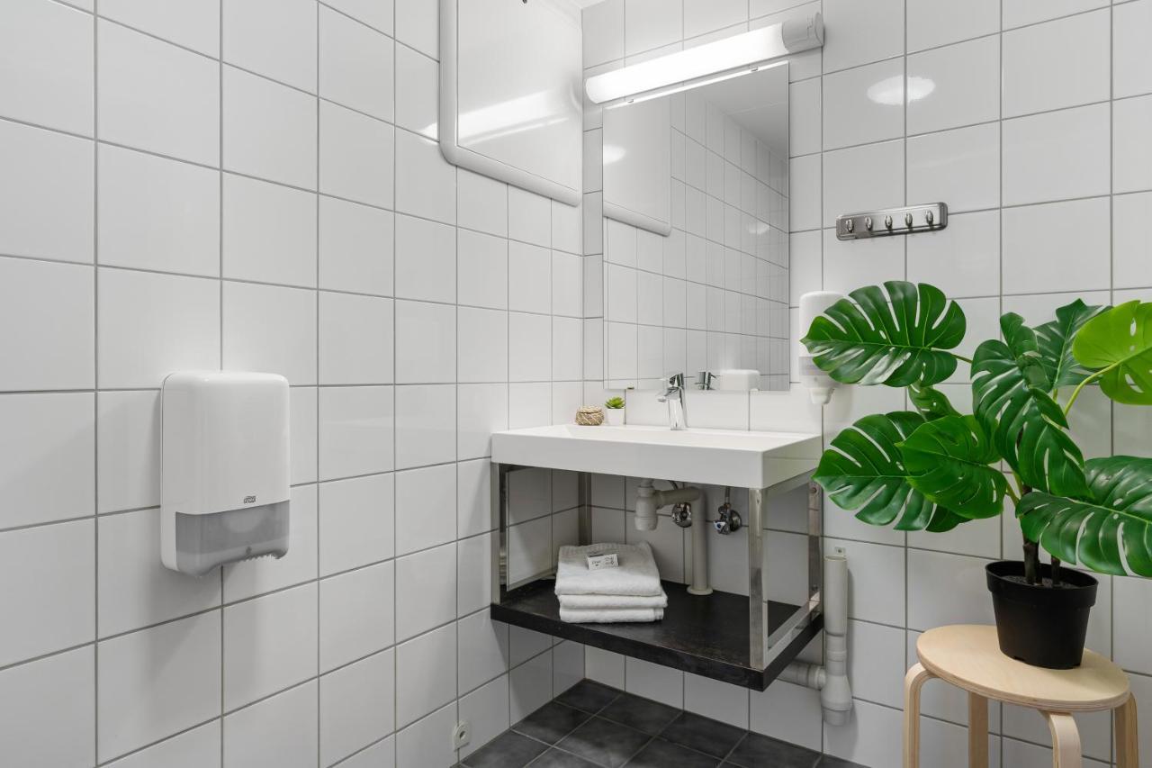 Mikkelparken Ferietun Hotel Kinsarvik Bagian luar foto