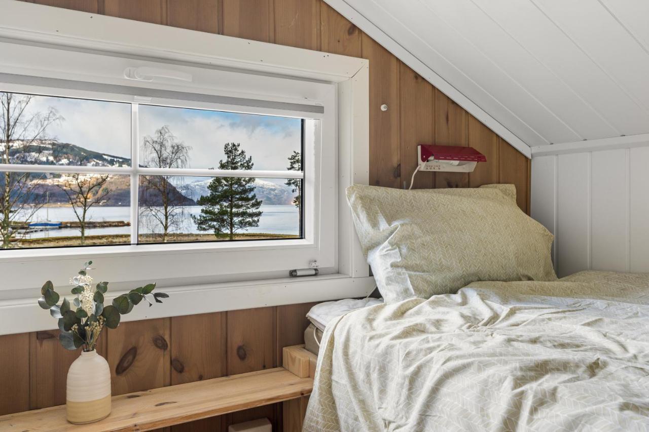 Mikkelparken Ferietun Hotel Kinsarvik Bagian luar foto