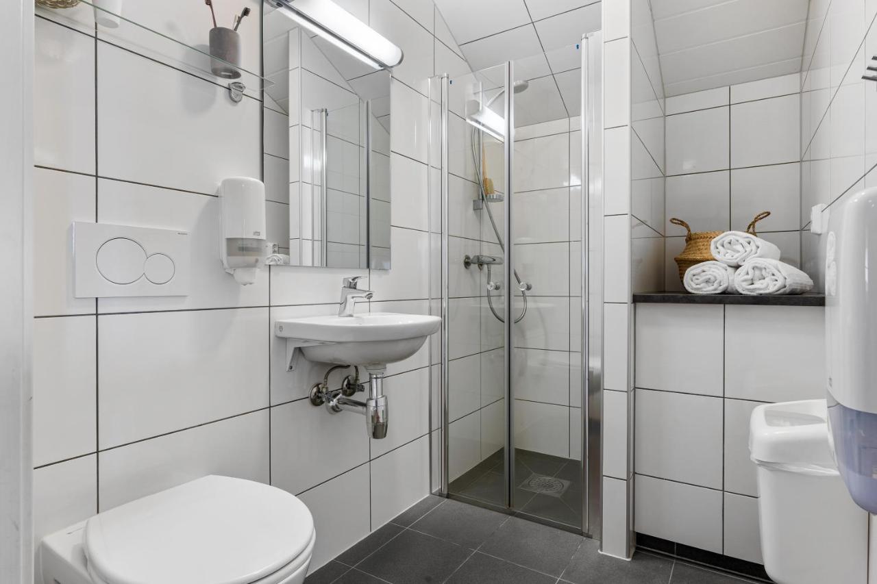Mikkelparken Ferietun Hotel Kinsarvik Bagian luar foto