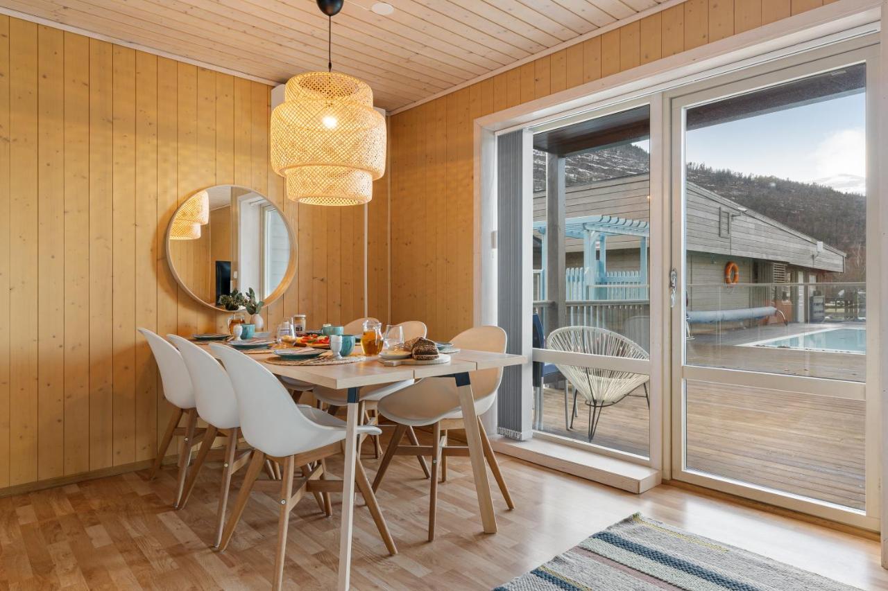 Mikkelparken Ferietun Hotel Kinsarvik Bagian luar foto