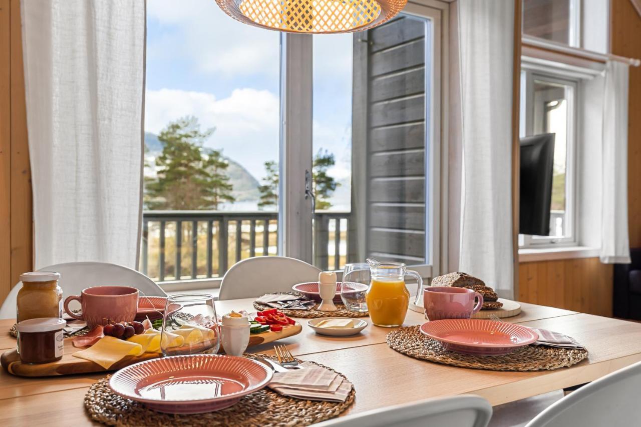 Mikkelparken Ferietun Hotel Kinsarvik Bagian luar foto
