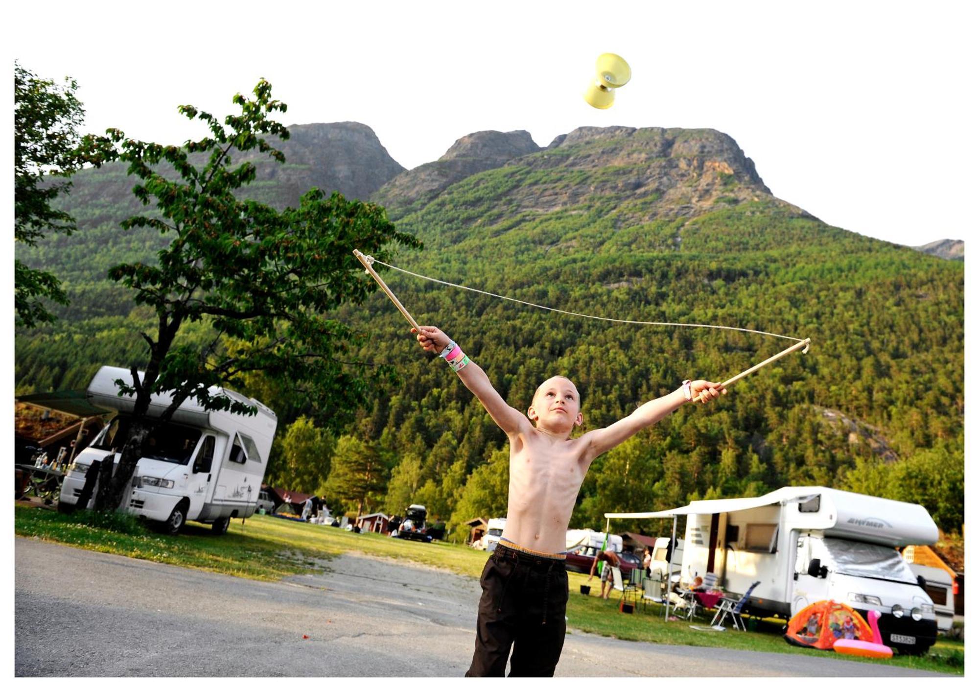 Mikkelparken Ferietun Hotel Kinsarvik Bagian luar foto