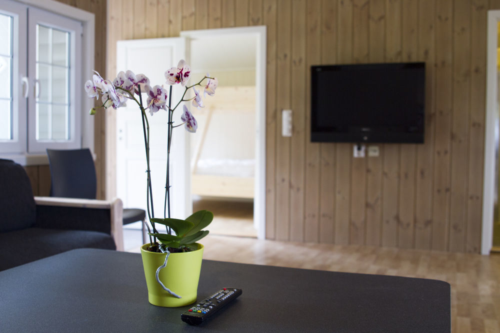 Mikkelparken Ferietun Hotel Kinsarvik Bagian luar foto